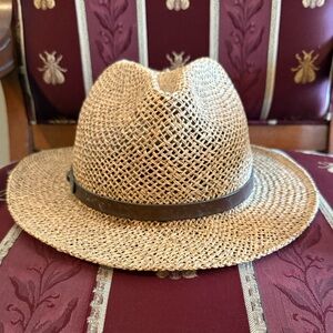 Country Gentleman straw fedora style open weave hat